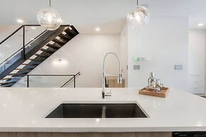 New Luxury Townhome 27