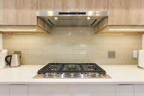 New Luxury Townhome 27