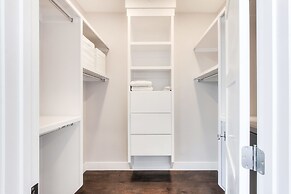 New Luxury Townhome 27