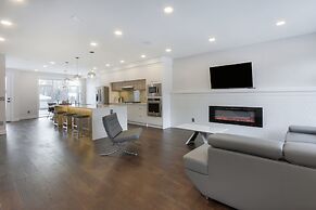 New Luxury Townhome 27