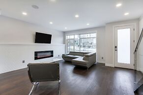 New Luxury Townhome 27