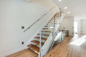 New Luxury Townhome 29