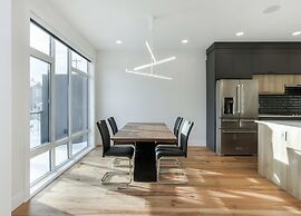 New Luxury Townhome 29