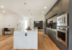 New Luxury Townhome 29