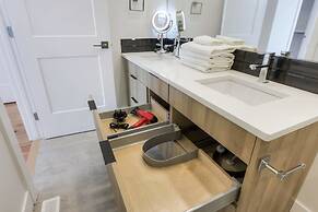 New Luxury Townhome 29