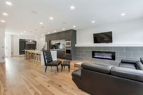 New Luxury Townhome 29