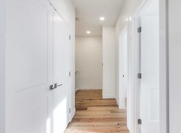 New Luxury Townhome 29