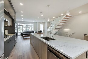 New Luxury Townhome 29