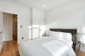 New Luxury Townhome 29