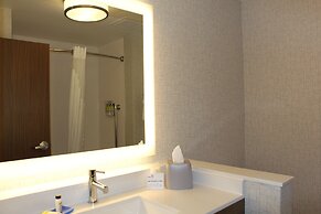 Holiday Inn Express & Suites Phoenix - Airport North by IHG
