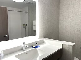Holiday Inn Express & Suites Phoenix - Airport North by IHG