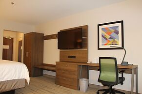 Holiday Inn Express & Suites Phoenix - Airport North by IHG