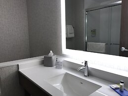 Holiday Inn Express & Suites Phoenix - Airport North by IHG