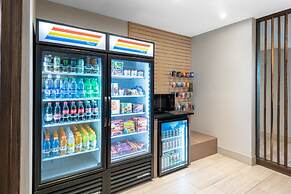 Holiday Inn Express & Suites Phoenix - Airport North by IHG