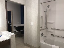 Holiday Inn Express & Suites Phoenix - Airport North by IHG