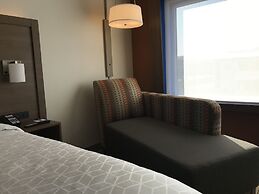 Holiday Inn Express & Suites Phoenix - Airport North by IHG