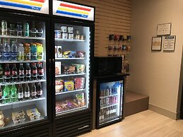 Holiday Inn Express & Suites Phoenix - Airport North by IHG