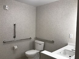 Holiday Inn Express & Suites Phoenix - Airport North by IHG