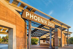 Holiday Inn Express & Suites Phoenix - Airport North by IHG