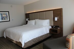 Holiday Inn Express & Suites Phoenix - Airport North by IHG