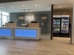 Holiday Inn Express & Suites Phoenix - Airport North by IHG