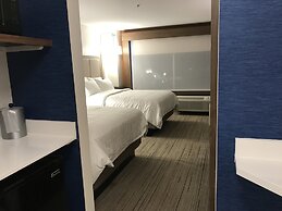 Holiday Inn Express & Suites Phoenix - Airport North by IHG