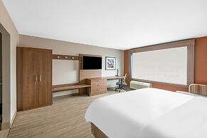 Holiday Inn Express & Suites Phoenix - Airport North by IHG