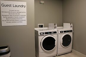 Holiday Inn Express & Suites Phoenix - Airport North by IHG