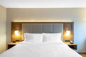 Holiday Inn Express & Suites Phoenix - Airport North by IHG