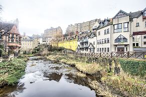 Dean Village Studio Apartment