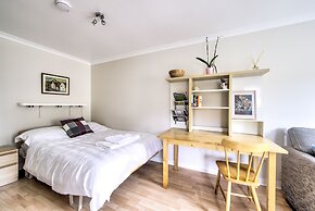 Dean Village Studio Apartment