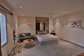 Hotel President Cottage Resort