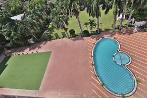 Hotel President Cottage Resort