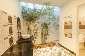 Suoi TIen Hills Hotel