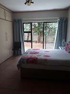 8 Soenie Avenue Self Catering