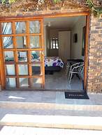 8 Soenie Avenue Self Catering