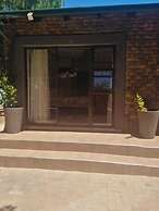 8 Soenie Avenue Self Catering