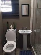 8 Soenie Avenue Self Catering