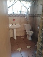 8 Soenie Avenue Self Catering