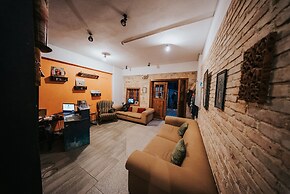 Kuyu Beergarden Hostel