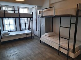 Kuyu Beergarden Hostel