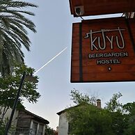 Kuyu Beergarden Hostel