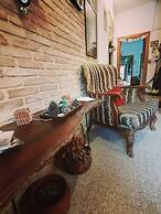 Kuyu Beergarden Hostel