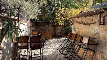 Kuyu Beergarden Hostel