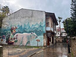 Kuyu Beergarden Hostel