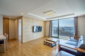 Cheongpung Resort Lake Hotel