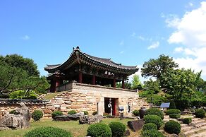 Cheongpung Resort Lake Hotel