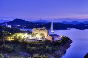 Cheongpung Resort Lake Hotel