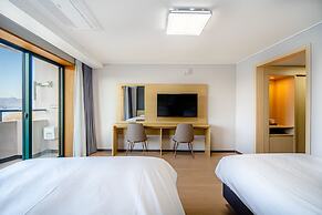 Cheongpung Resort Lake Hotel