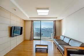 Cheongpung Resort Lake Hotel